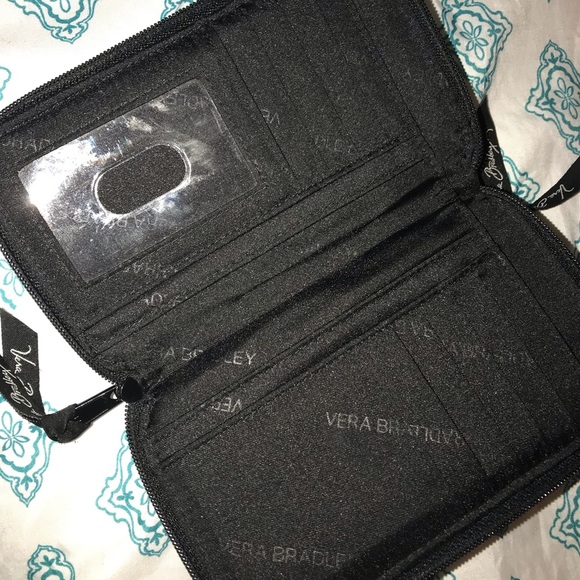 Vera Bradley wristlet - Picture 4 of 4
